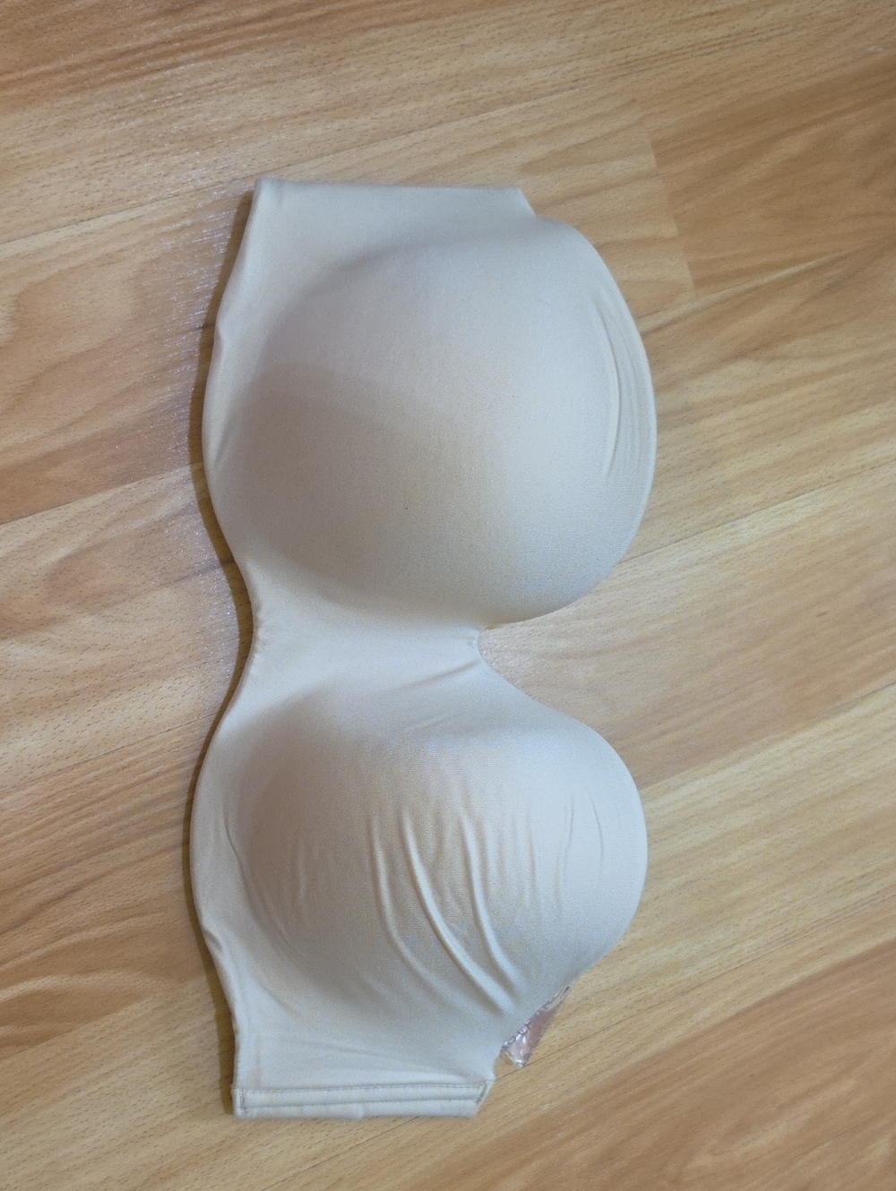 Seamless Strapless Bandeau Bra in Light Nude
